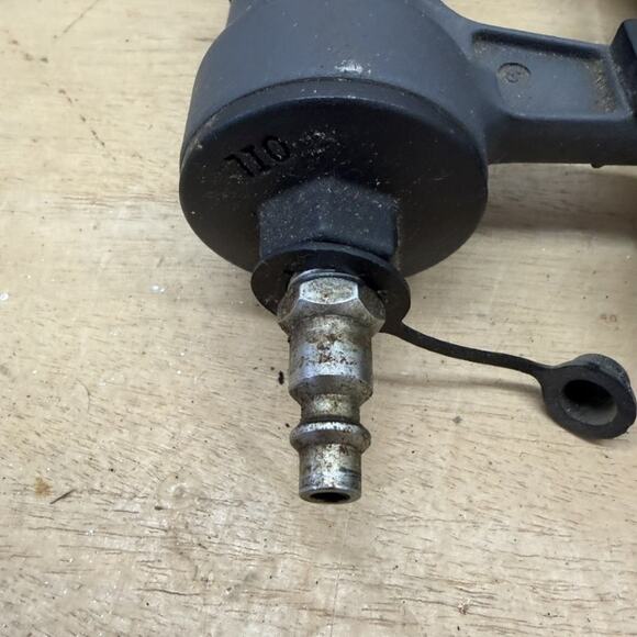 Craftsman 18 Gauge Brad Nailer 5/8" to 2" Air Power Tool - Picture 13 of 13